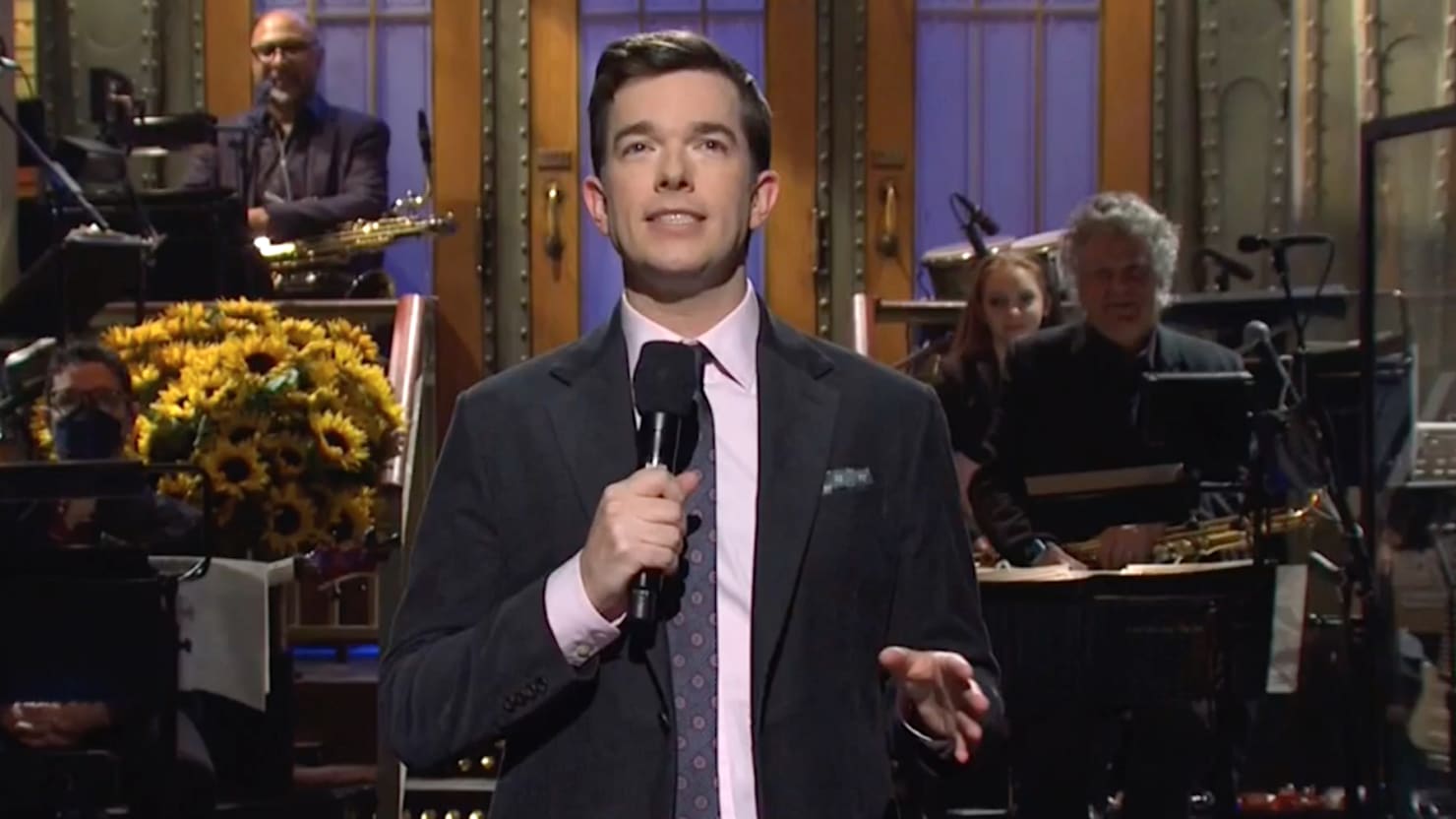 John Mulaney Jokes About His Drug Dealer and Rehab on SNL – The Daily Beast