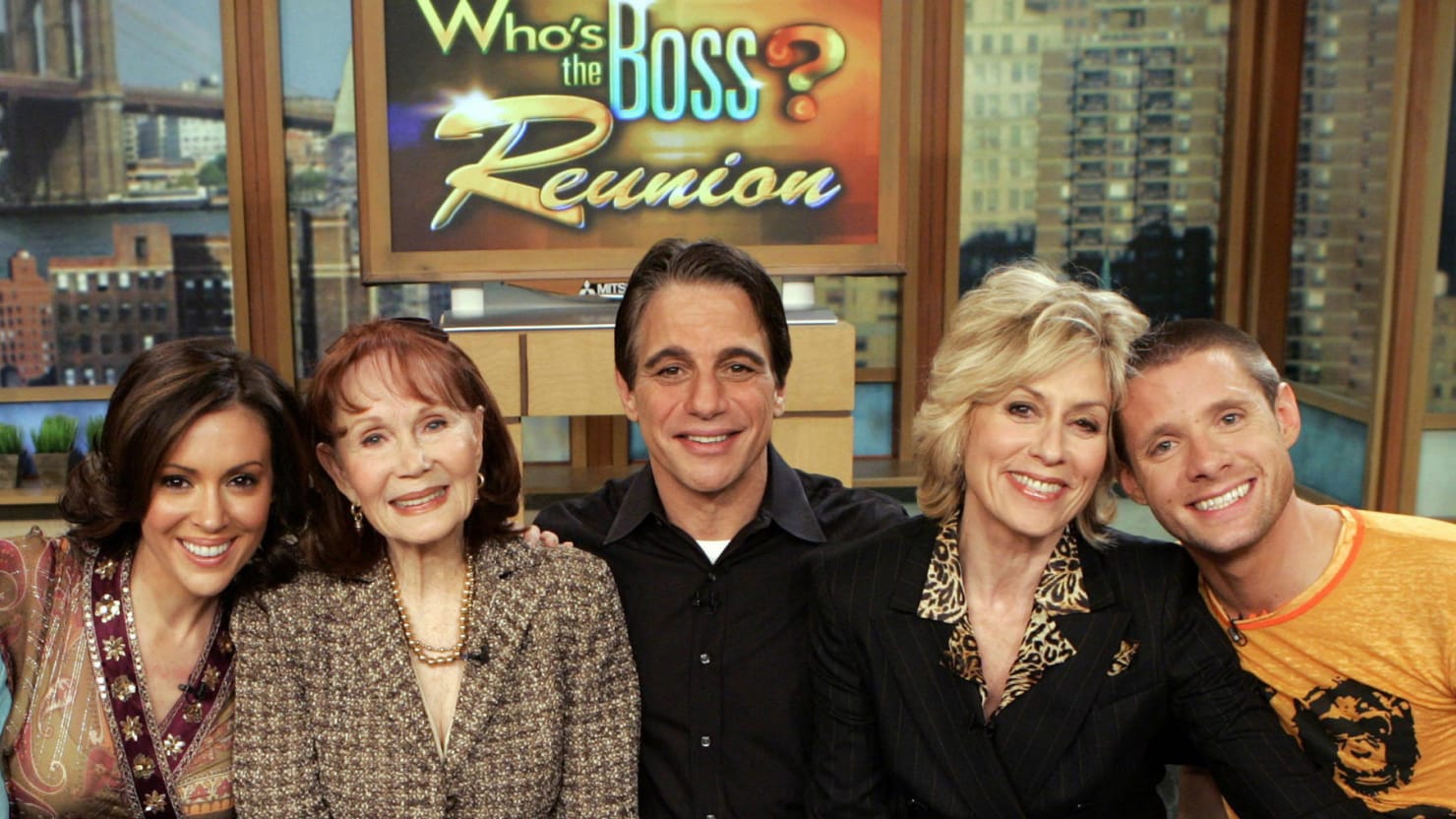 smukke balance sej Who's the Boss' Is About to Get a Reboot With Alyssa Milano and Tony Danza