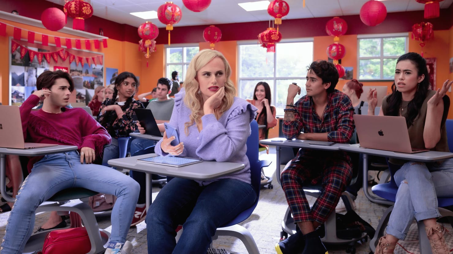 Rebel Wilson Lisesi Netflix ‘Kıdemli Yıl’ Fragmanında Yine Eğlenceli
