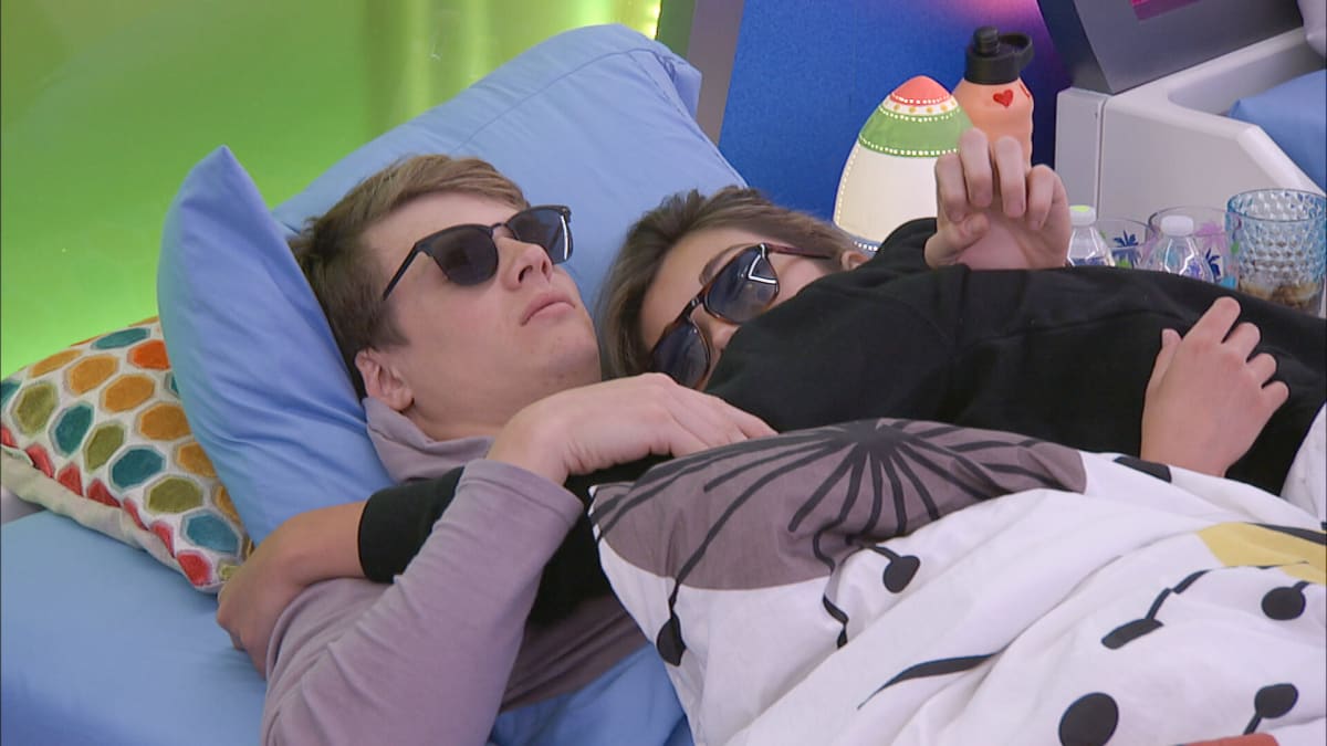 Brother Fuck Me When I Sleepin - Big Brother' Kyle and Alyssa Having Sex on Pool Floats Scarred Me for Life