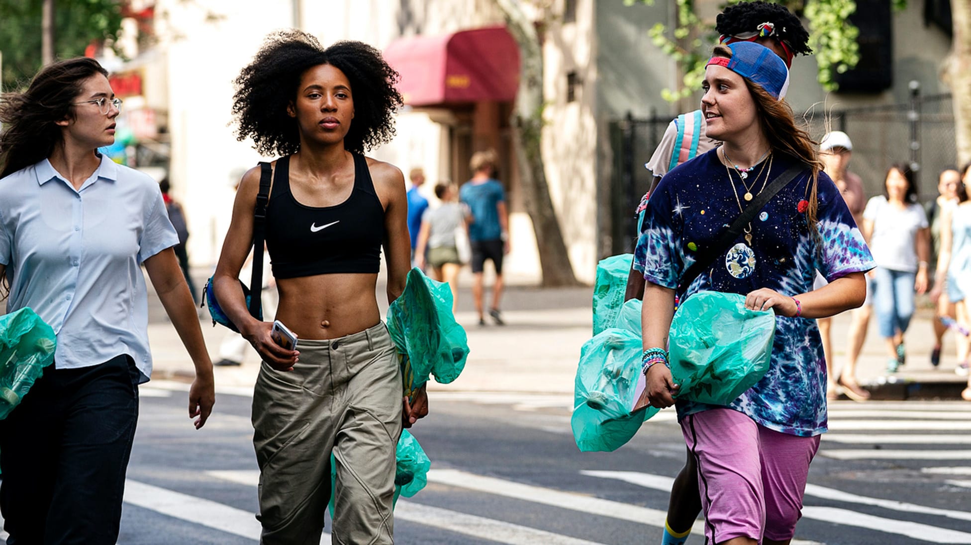 resultaat Aanpassingsvermogen wenselijk The Queer All-Girl Skate Crew of HBO's 'Betty' Is TV's Newest Must-See Squad