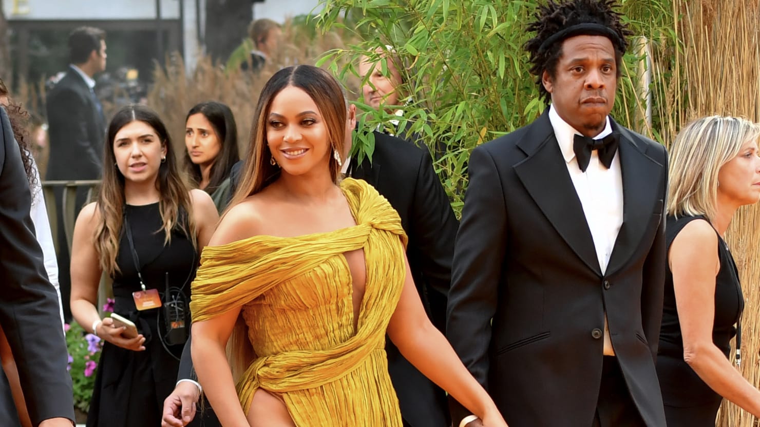Jay-Z et Beyoncé suppliés par le personnel du Château Marmont de ne pas franchir la ligne de piquetage pour la soirée des Oscars