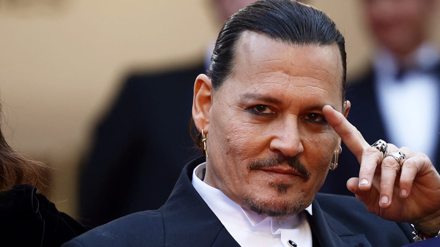 Johnny Depp Gets 7Minute Standing Ovation Amid Cannes Comeback