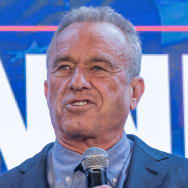 Robert F. Kennedy Jr. announces a “No Spoiler” pledge for the upcoming elections at a campaign stop.