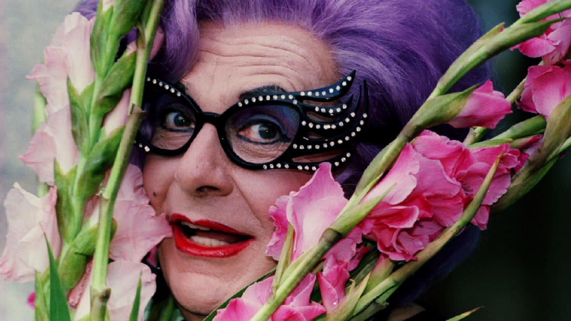 Barry Humphries, the Comedian Who Created Dame Edna Everage, Dies at 89