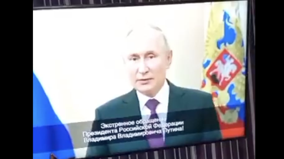Video purportedly showing fake address by Vladimir Putin.