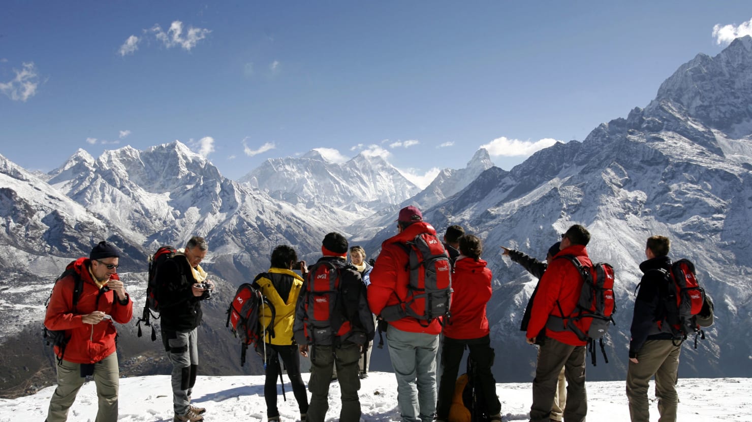 Human Traffic Jams Have Led To 18 Deaths On Mt Everest This Climbing Season 