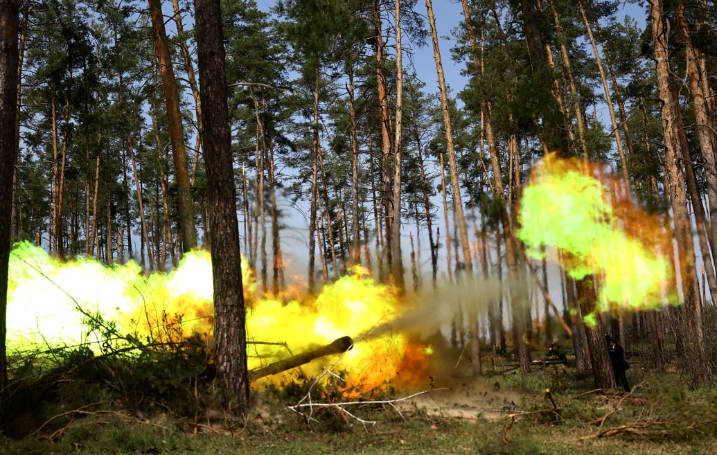 A photo of Ukrainian artillery at the frontline in the region of Lyman, Ukraine.