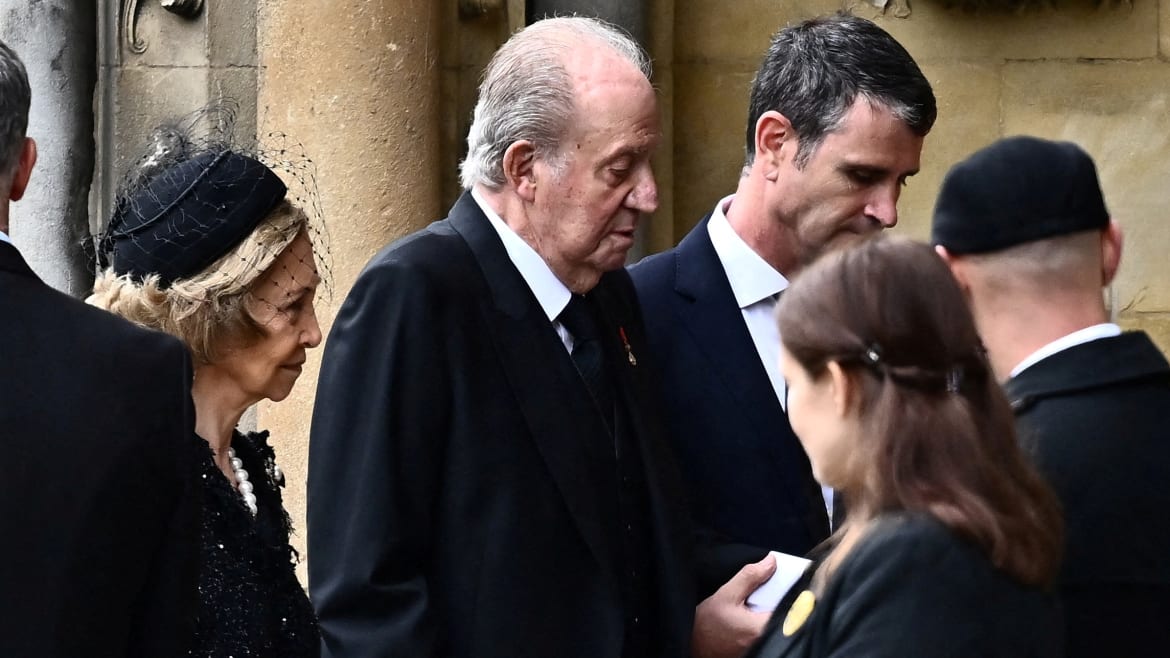 Waiter Who Claimed to Be King of Spain Juan Carlos’ Love Child Drops Dead in Bar