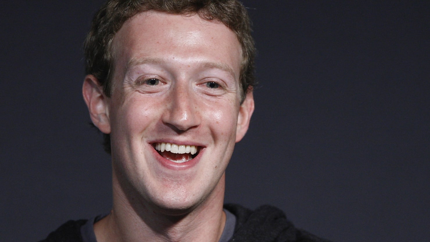Mark Zuckerberg Lights Up Internet With His Macadamia-Eating Cattle in Hawaii