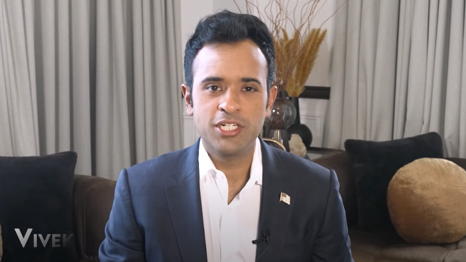 Vivek Ramaswamy urges voters in an ad to turn off a CNN debate in Iowa after being excluded.