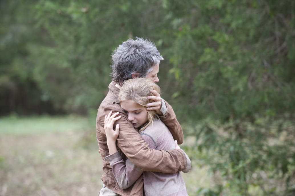 Carol and Lizzie in The Walking Dead.
