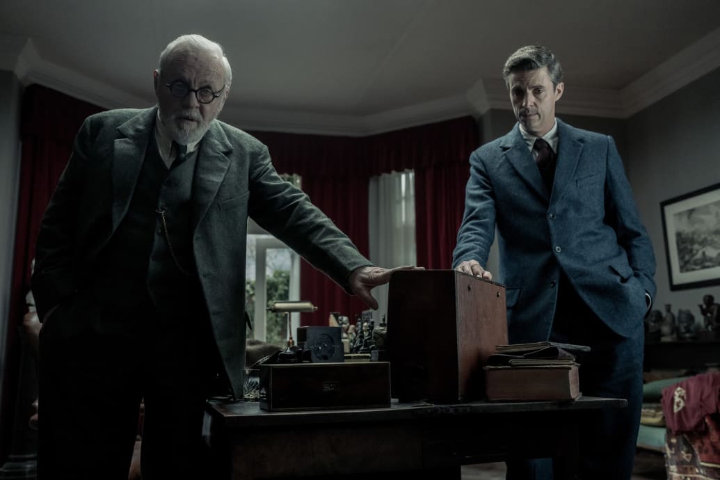 Anthony Hopkins and Matthew Goode in Freud’s Last Session.