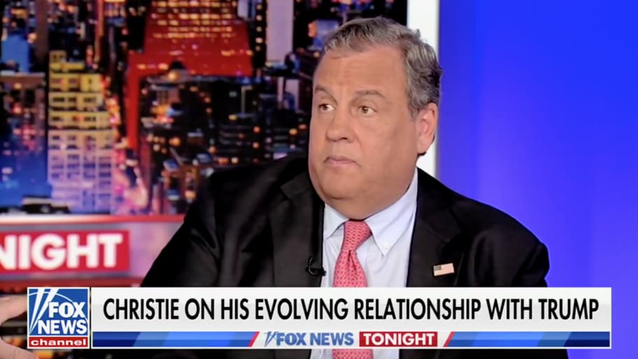 Chris Christie discusses the border wall and other Donald Trump policy failures with Piers Morgan on Fox News Tonight.