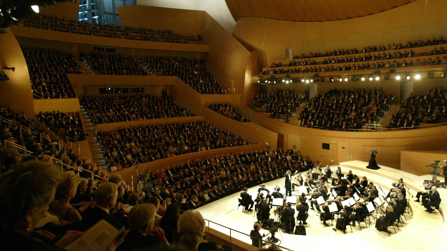 Woman Has ‘SCREAMING Orgasm’ as LA Philharmonic Plays Tchaikovsky: Report – The Daily Beast