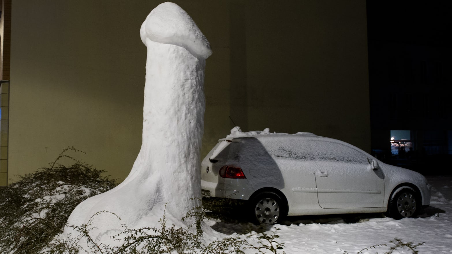 A giant snow phallus