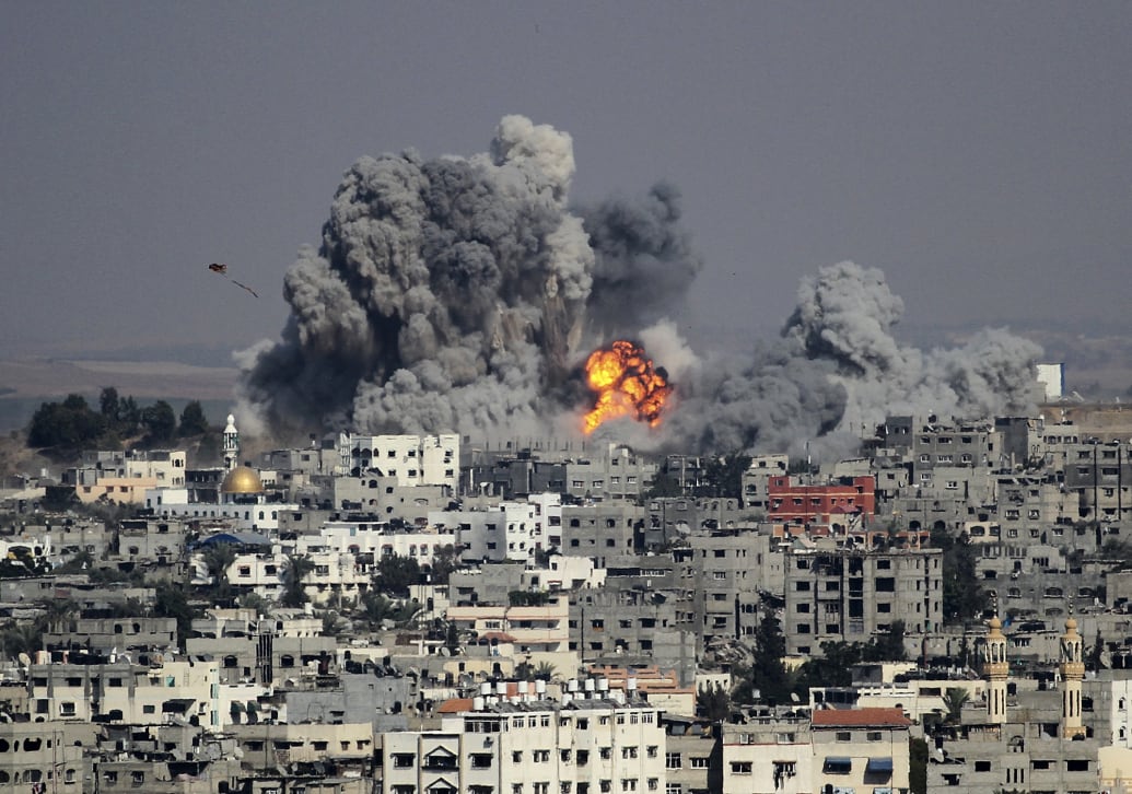 Smoke rises after an attack of Israeli aircraft in the east of Gaza City on July 29, 2014.