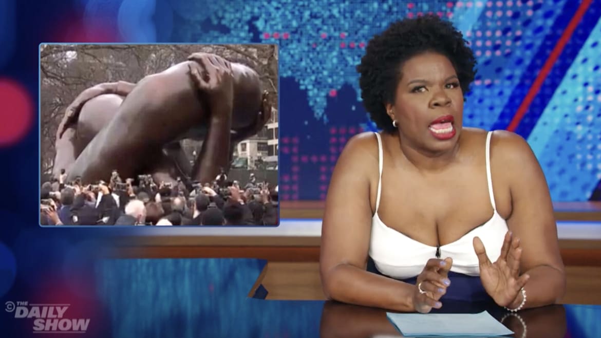 Leslie Jones Hilariously Mocks That MLK Statue in ‘Daily Show’ Debut