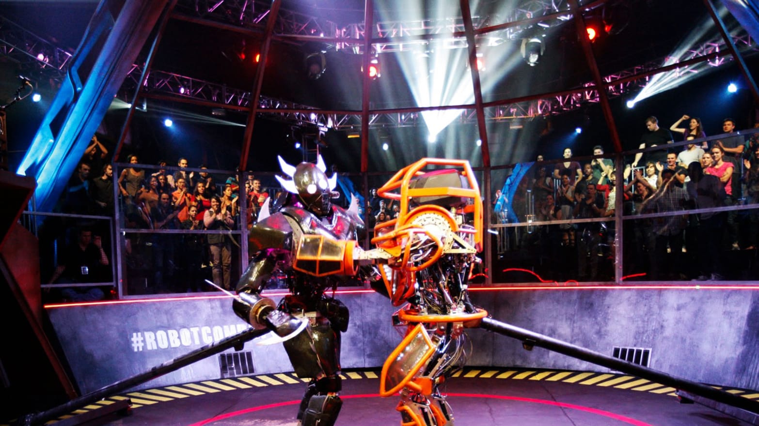 Суперфинал битвы роботов. Битва роботов. Битва роботов шоу. Битва роботов на арене.