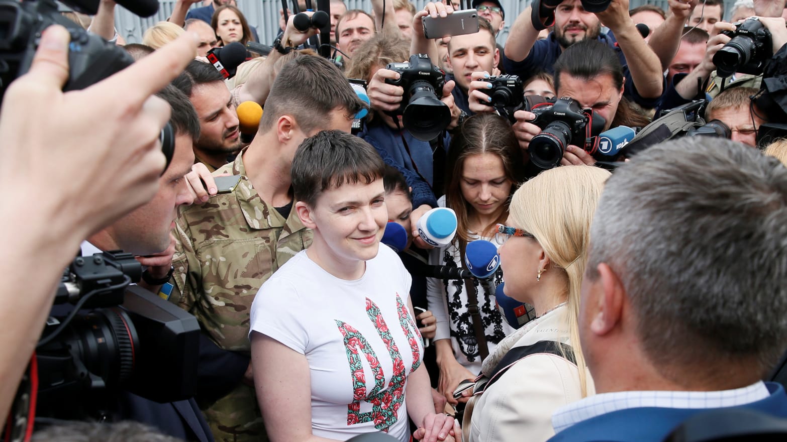 Russia Frees Feisty Woman Fighter Pilot Nadiya Savchenko