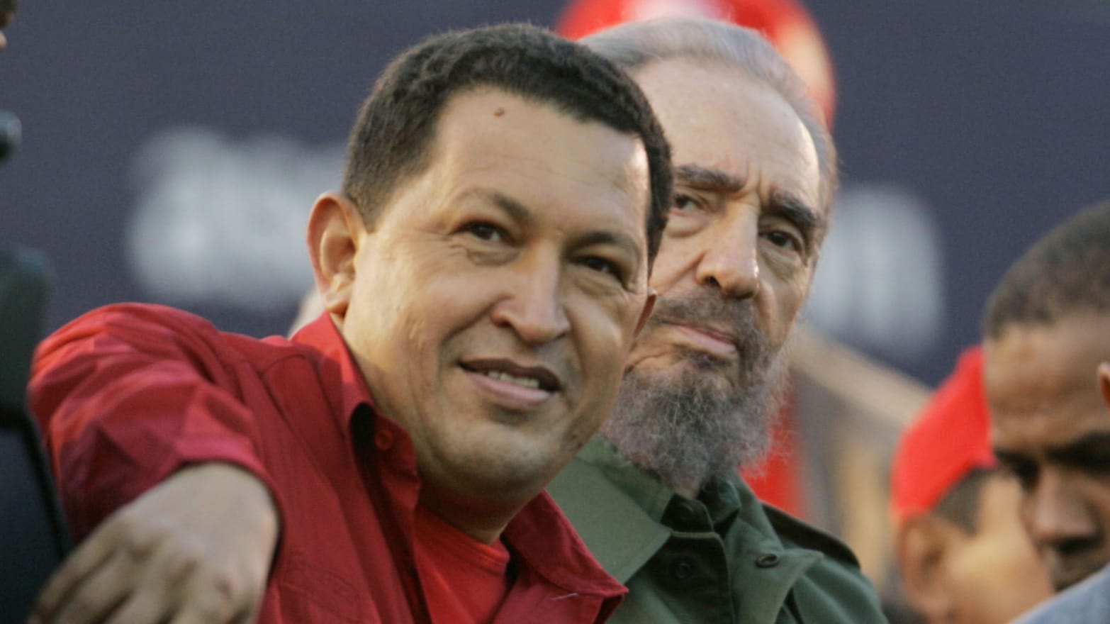 Stranamente, anche Raul Castro ha il cancro 130305-hugo-chavez-moynihan-tease_kudi0a