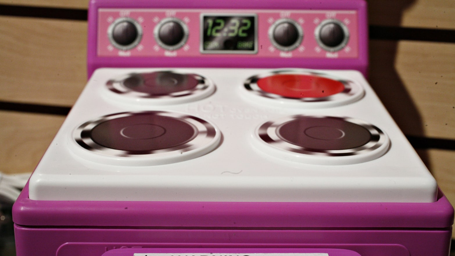 Young Girl Petitions Hasbro - Sister Wants Boy-Friendly Easy-Bake Oven