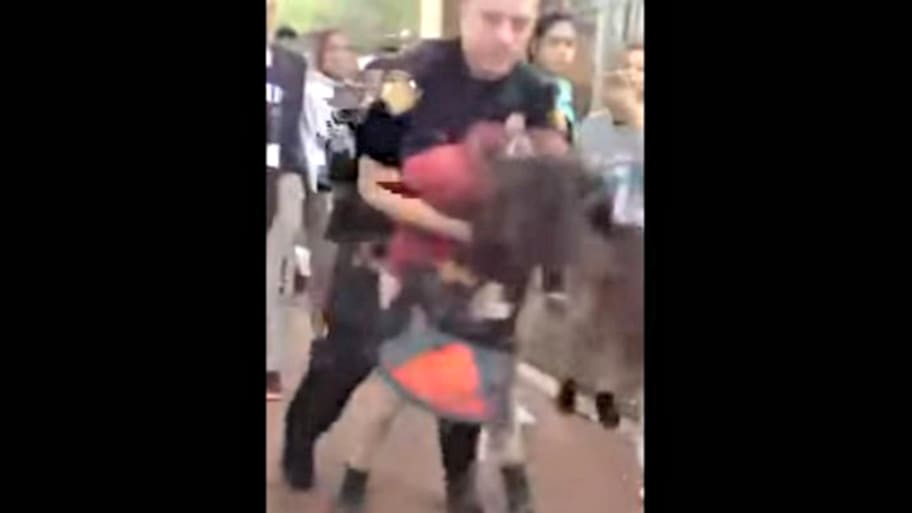 Video Tx School Cop Body Slams Girl To Concrete 