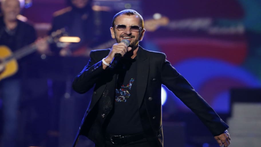 Ringo Signs as Skechers Spokesmodel