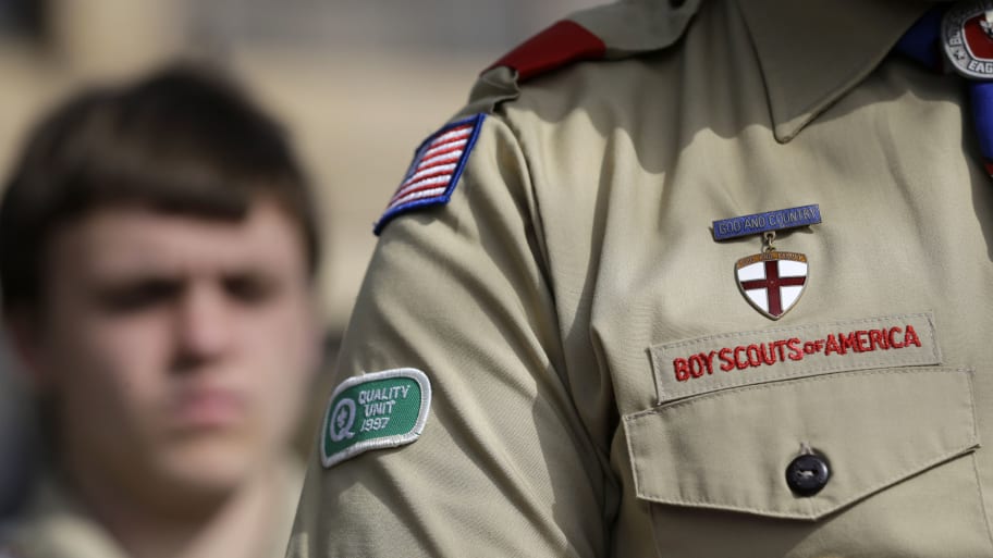 Boy Scouts propose lifting gay ban