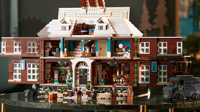 Home Alone Lego Kit