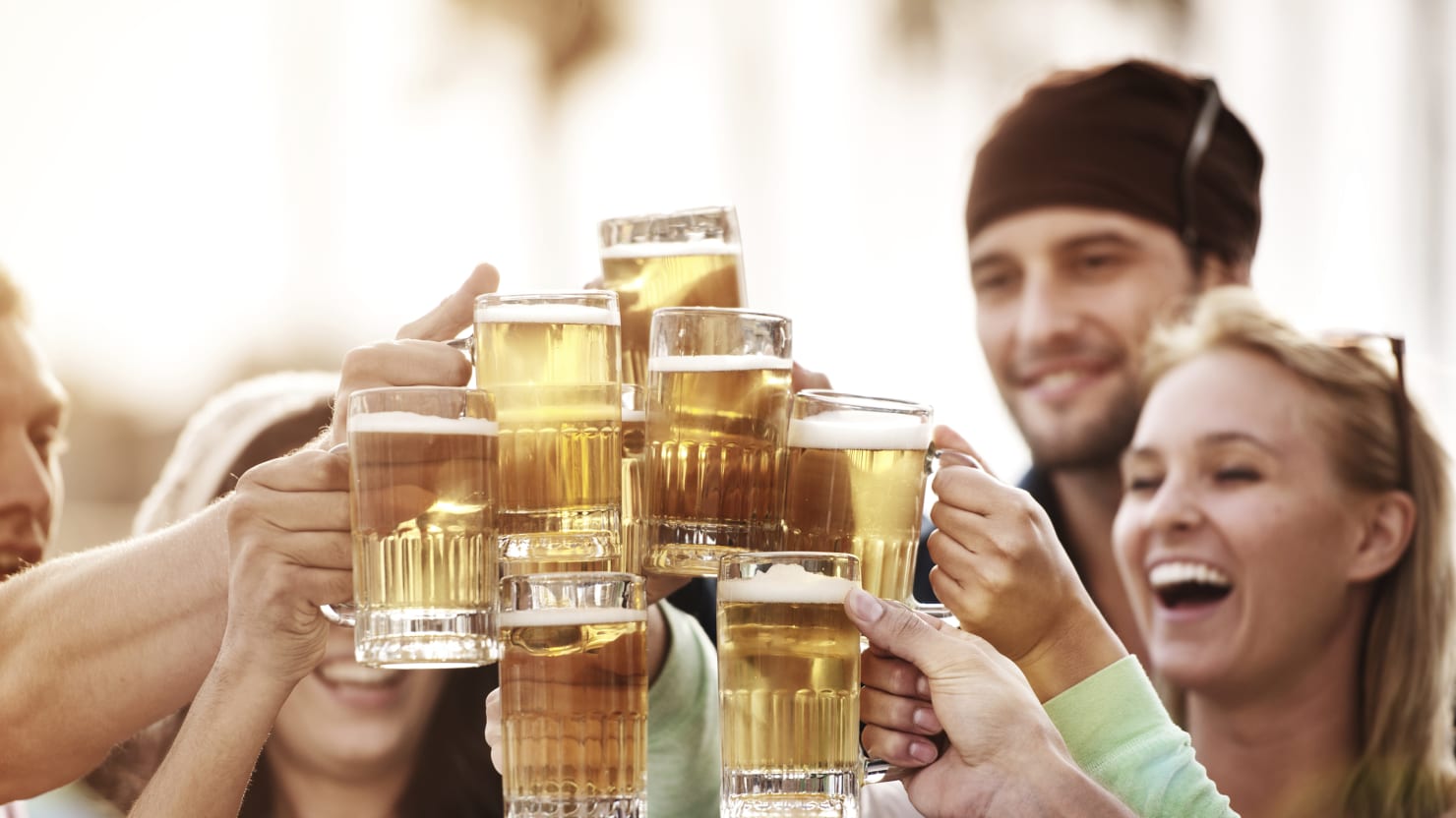 Можно ли пить пиво безалкогольное в пост. Пиво и женское здоровье. Пиво и мужская потенция.
