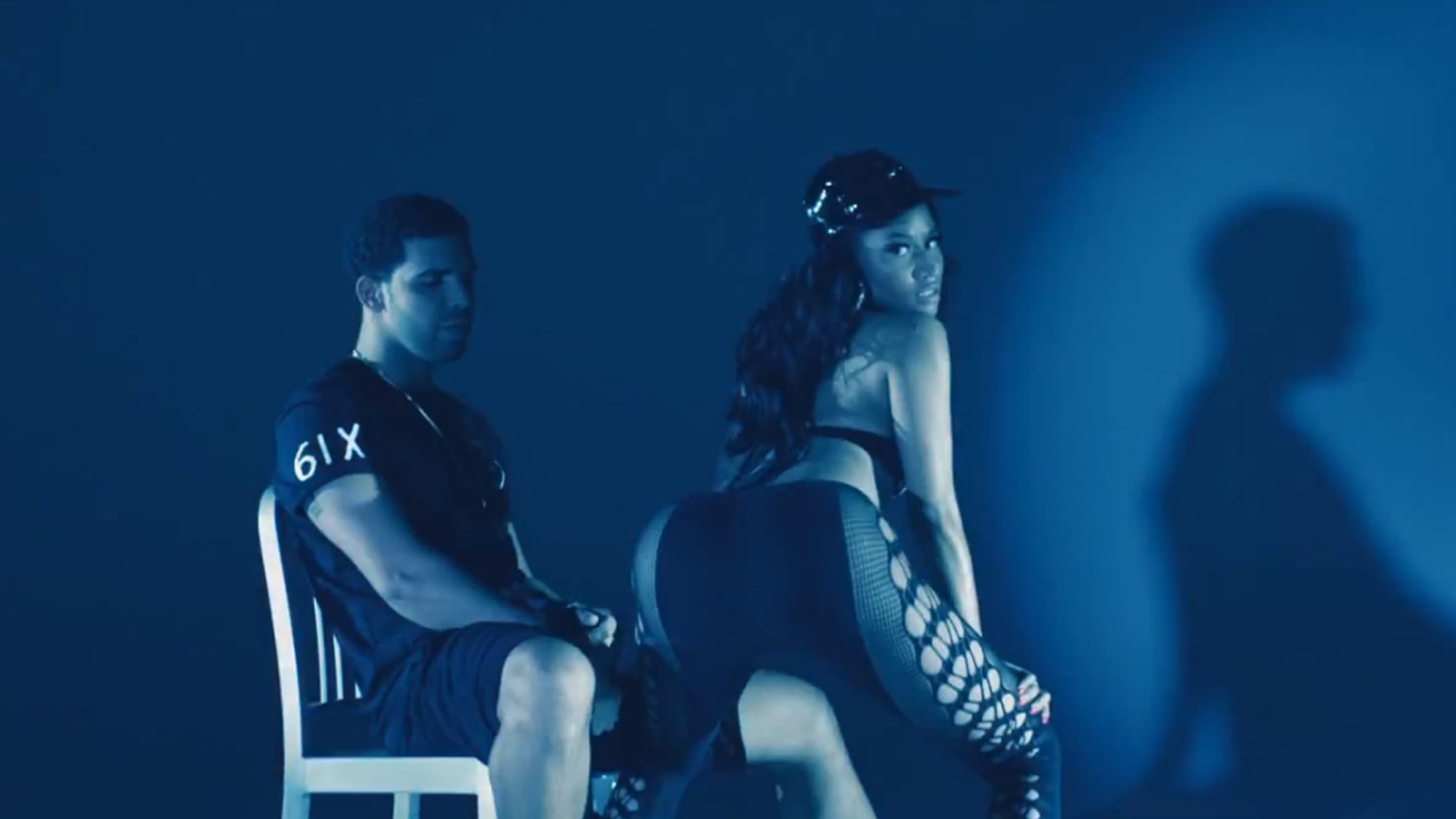 Nicki Minajs ‘anaconda Is Too Much Booty For One Man To Handle