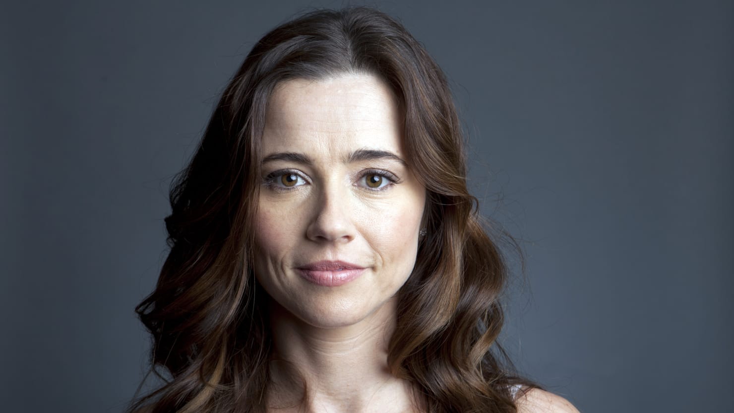 Emmys 2013 Linda Cardellini On ‘mad Men ‘freaks And Geeks And More 
