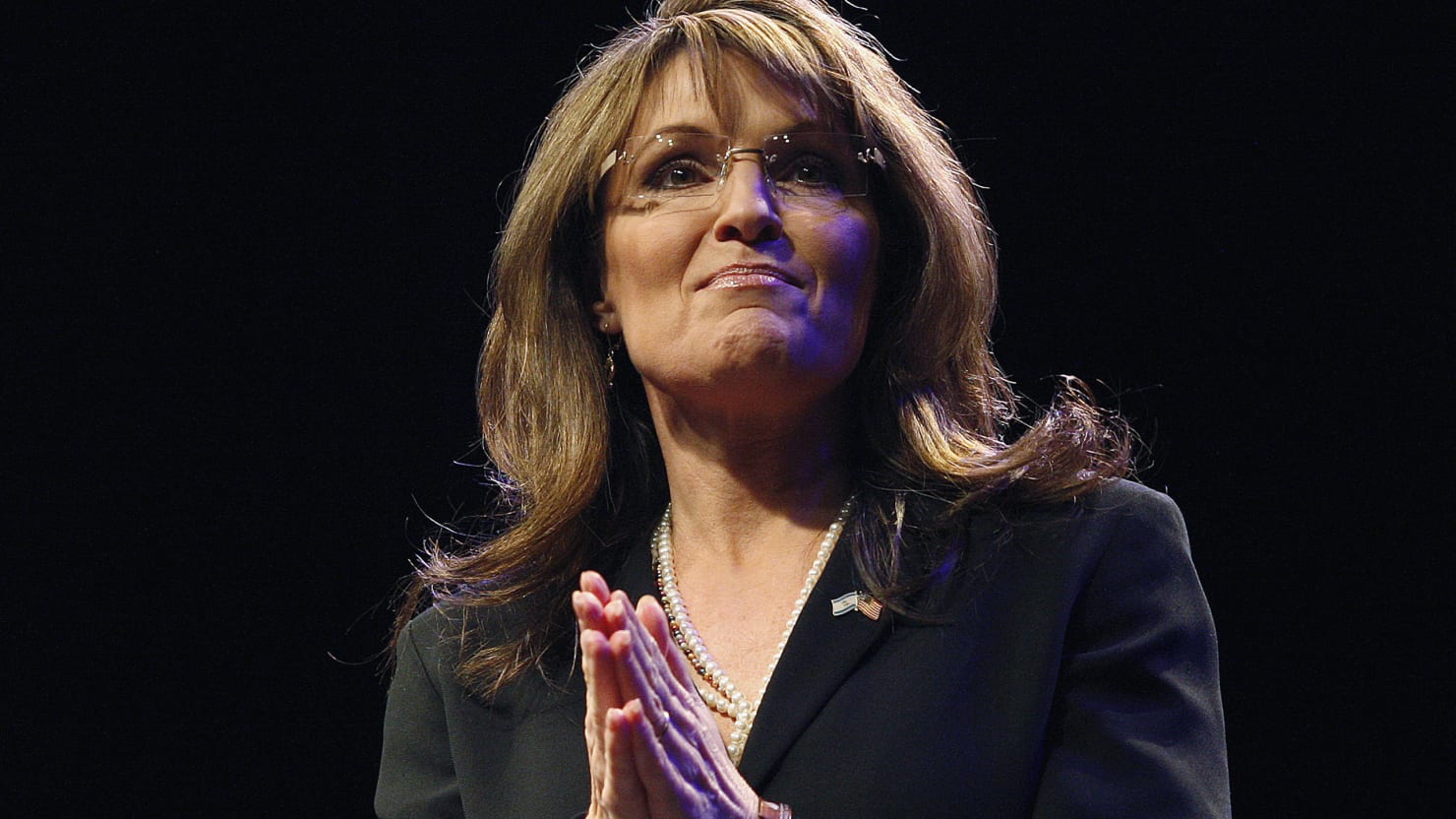 Выступления сары. Speech with Sarah. Sarah Palin feet. Sarah Palin daughter.