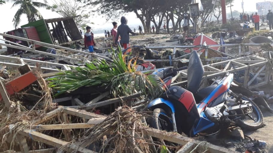 More Than 800 Killed As 10 Foot High Tsunami Hits Indonesia