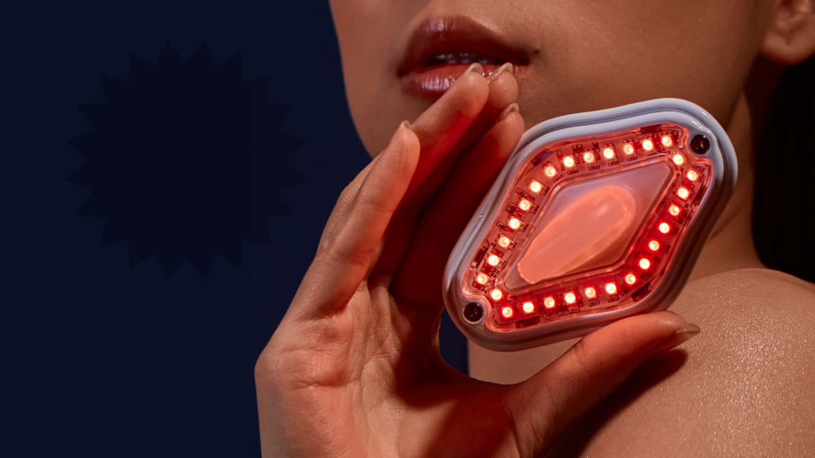 This Anti-aging LED Lip Light Is the Next Best Thing to Fillers