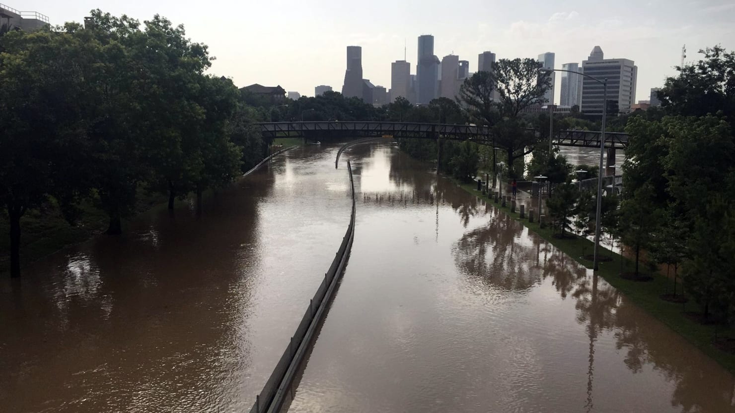 Flooded Chemical Site Blows, Burns Out of Control Near Houston1480 x 833