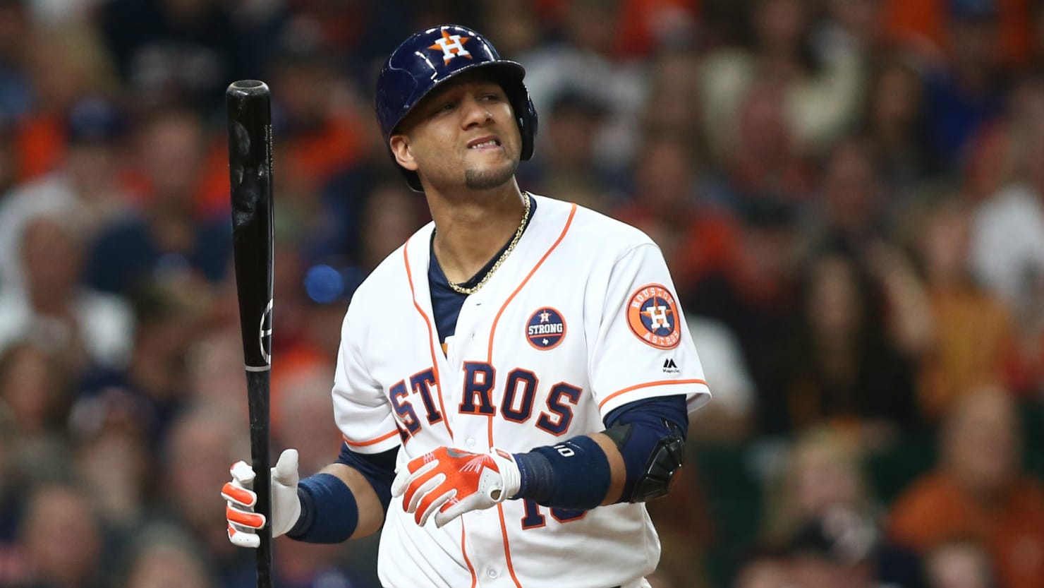 Yuli Gurriel apologizes for racial gesture directed at Yu Darvish
