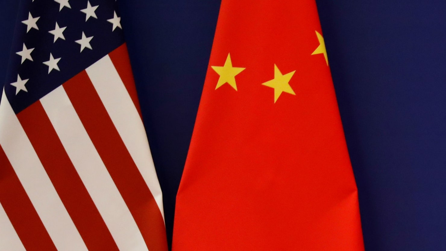 Американо-китайские отношения. Флаг США И Китая. КНР И США флаги. Американо-китайские отношения история. Китай аляска