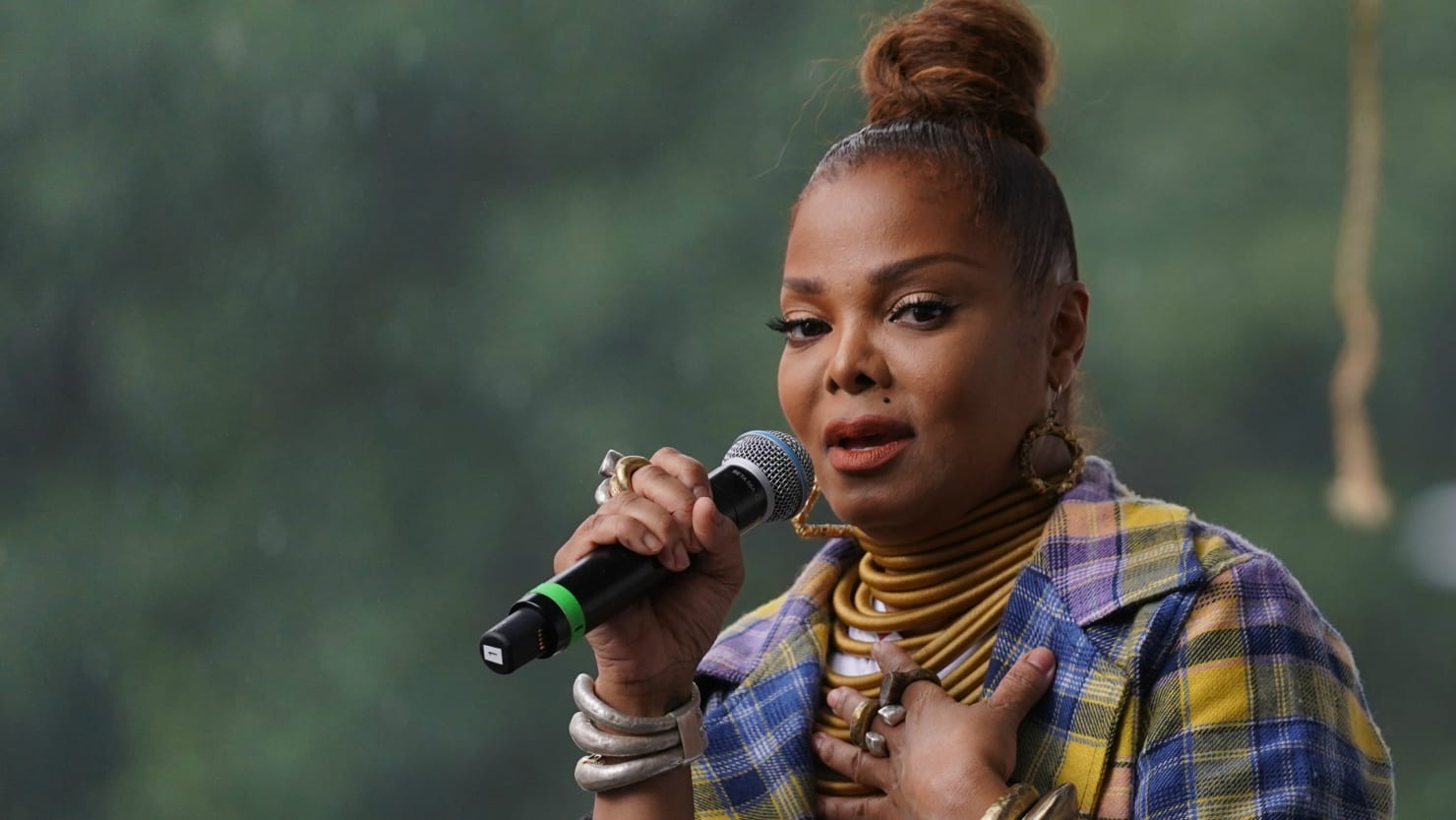 FCC to investigate Janet Jackson's wardrobe malfunction