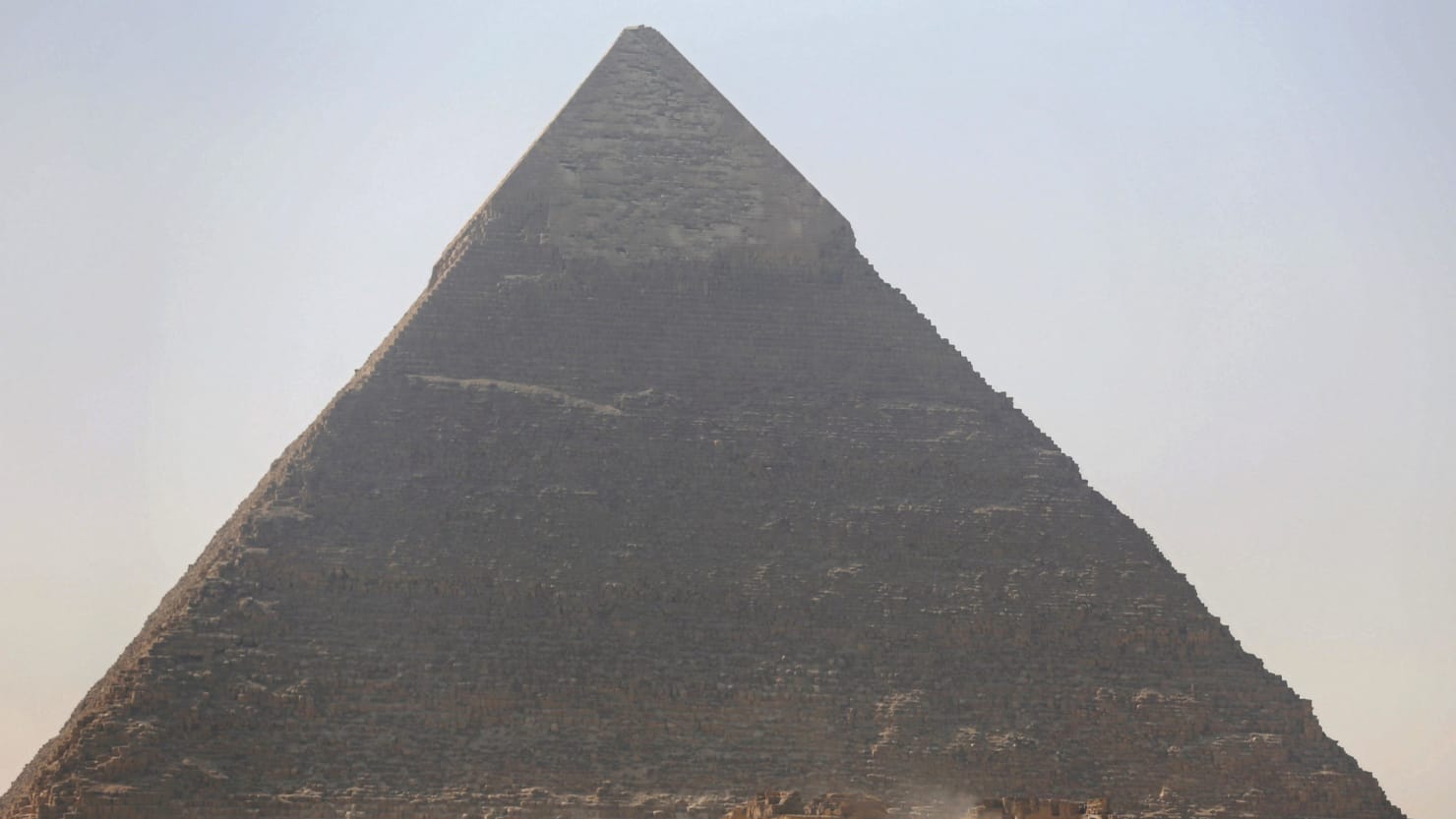 Foreign Couple Poses Nude Atop Great Khufu Pyramid Of Giza In Egypt 5989