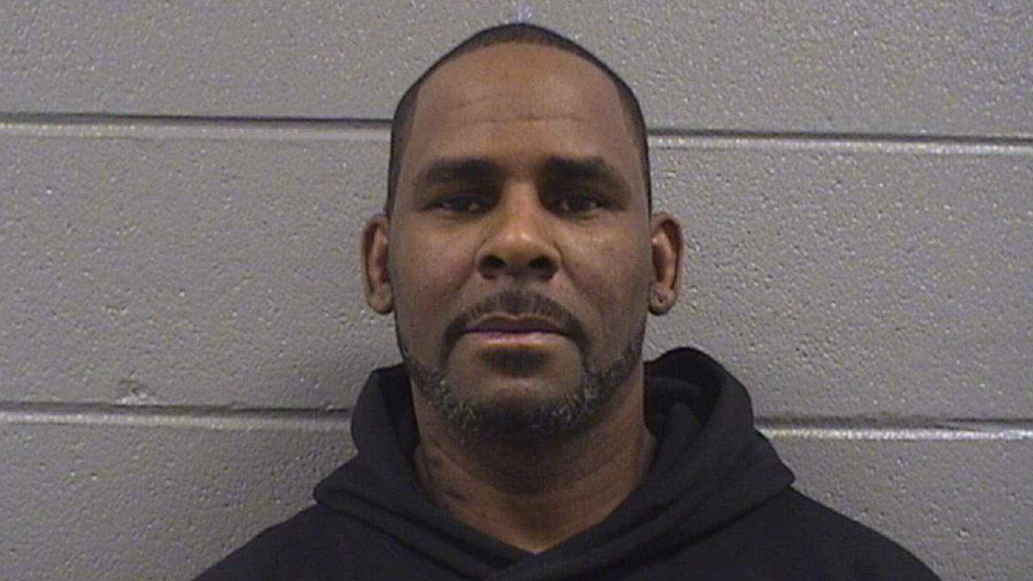 R Kelly Picked Up Victim At His ChildPorn Trial New Documents Allege
