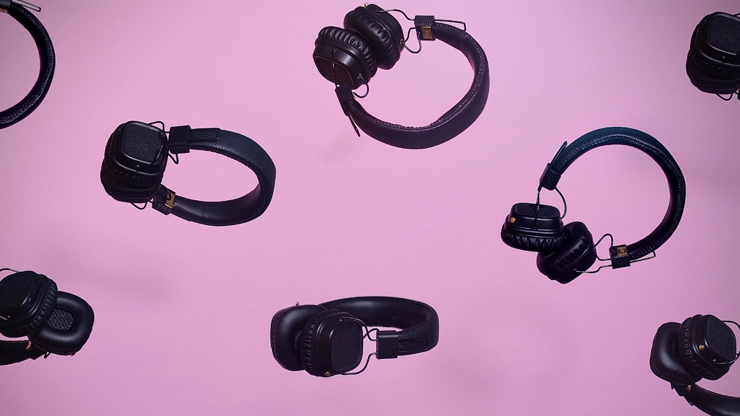 What's The Difference Between Noise Cancelling and Noise Isolating  Headphones?