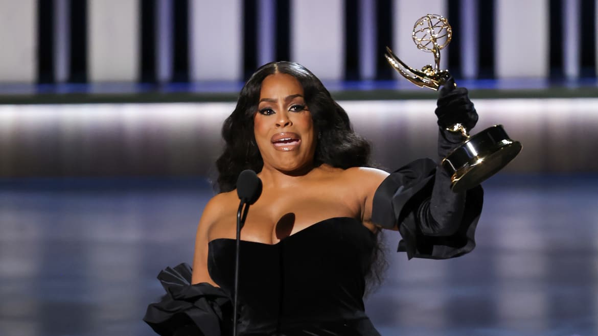 Niecy Nash Names Sandra Bland, Breonna Taylor in Powerful Emmys Speech
