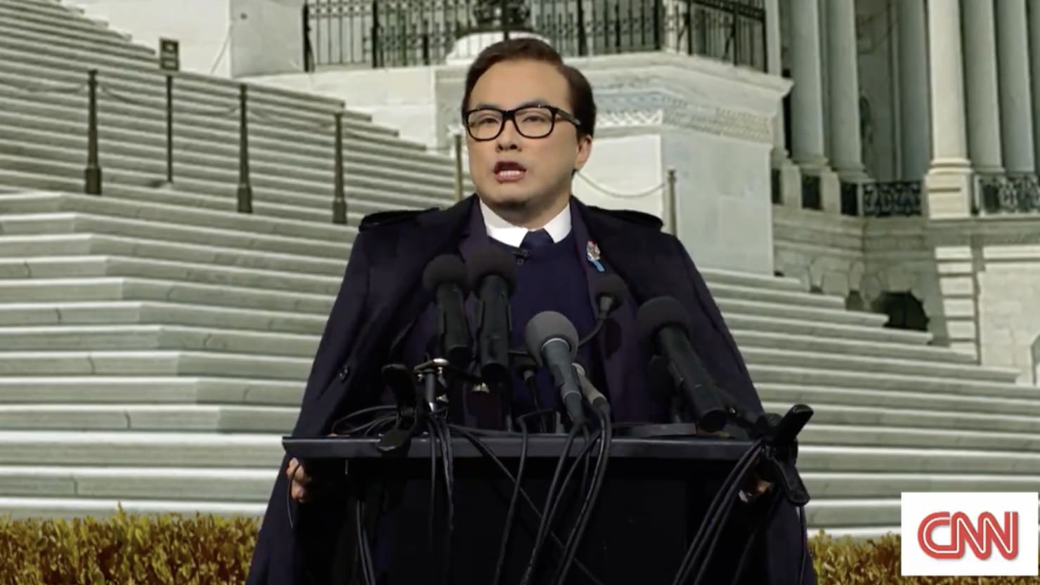 Bowen Yang de SNL le da a George Santos la despedida llena de mentiras que se merece