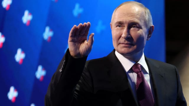 Vladimir Putin has ordered tactical nuclear weapons drills in response to “provocative statements” and threats from Western officials, the Russian Defense Minister says. 