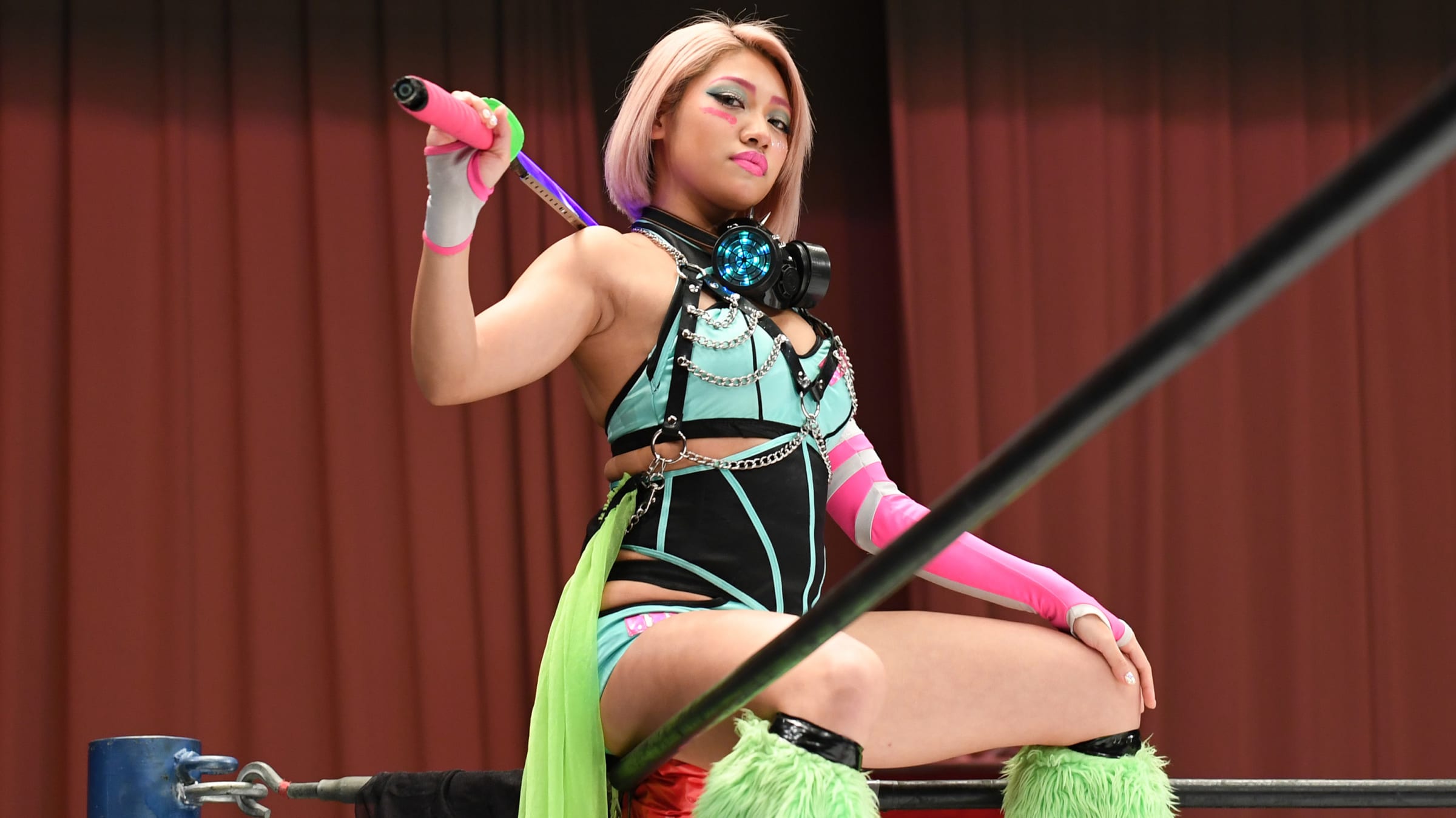 Chinese female wrestler debuts on WWE's top show - SHINE News