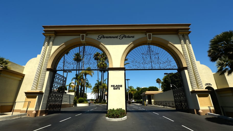 Photograph of Paramount Studios entrance.