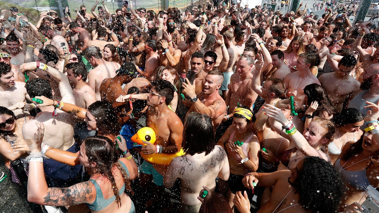 Travel Companies Pushed College Students To Party For Spring Break