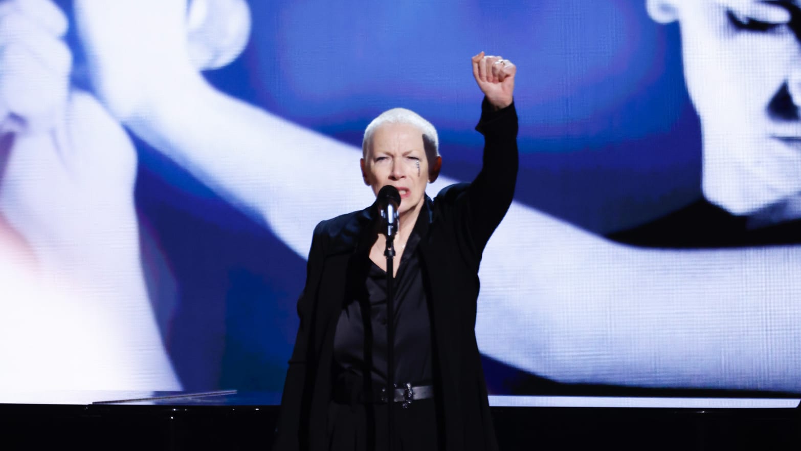 Annie Lennox remembering Sinead O’Connor at the Grammy Awards.